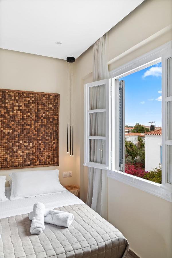 Ethereal Stay Spetses Town Bagian luar foto